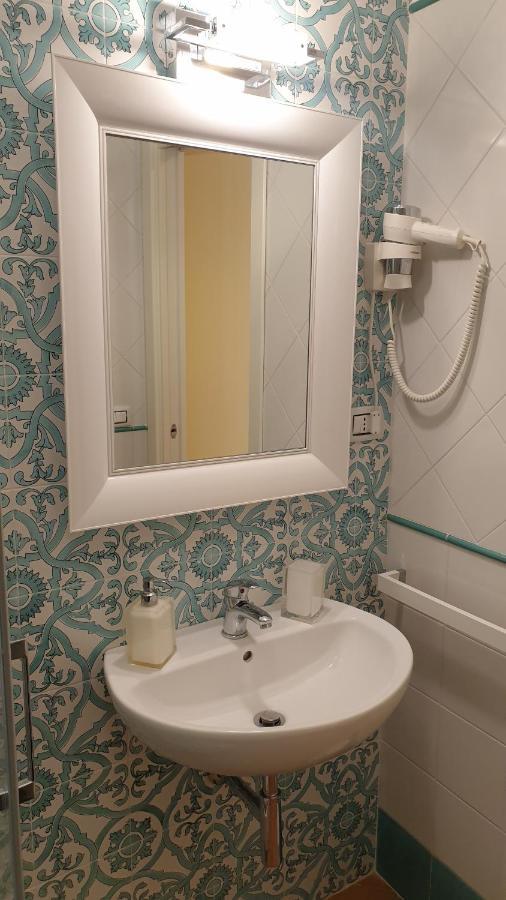 Dimora Del Campo Charming House Bed & Breakfast Салерно Стая снимка