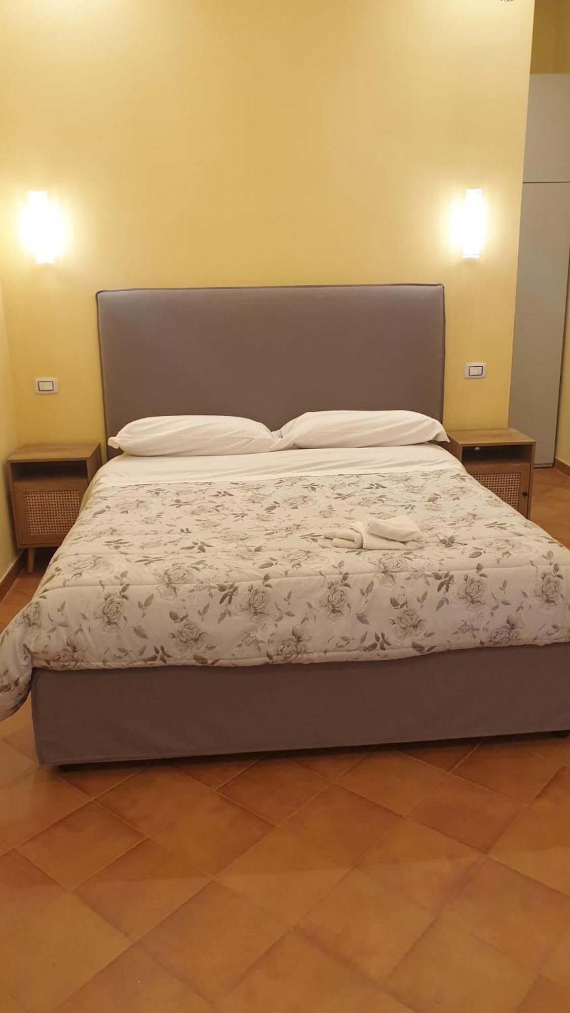 Dimora Del Campo Charming House Bed & Breakfast Салерно Стая снимка